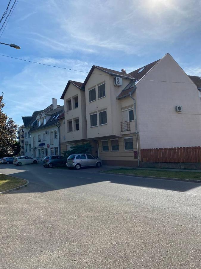 Buborek Apartman Hajdúszoboszló Eksteriør bilde
